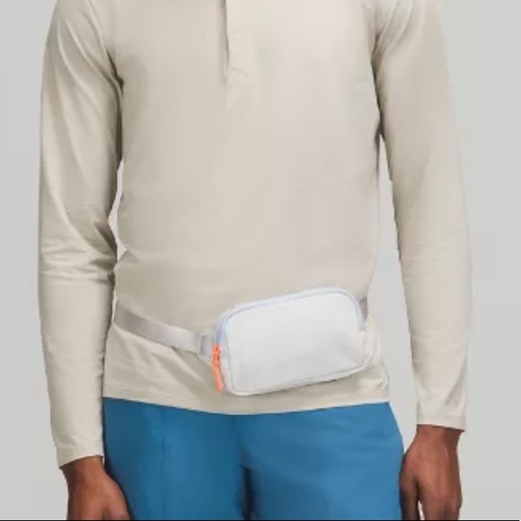 ❤️ Lululemon Mini Belt Bag NWT - Picture 5 of 16